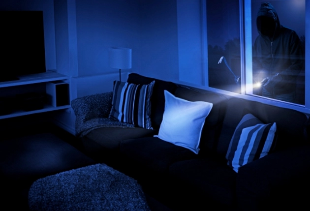 How Do You Win a Mate? 10 Bizarre Courtship Rituals That Actually Work.