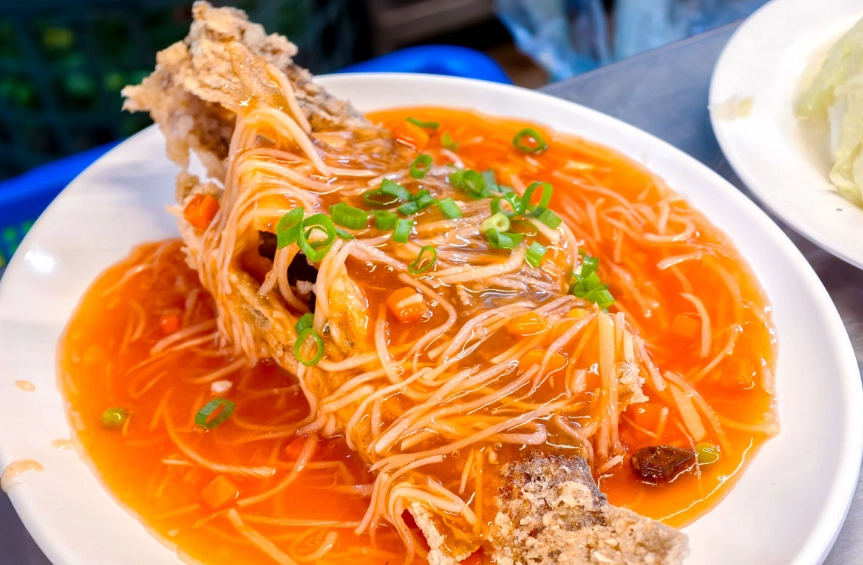 高雄旗津小吃:廟前街到海產街的價位與點餐防踩雷